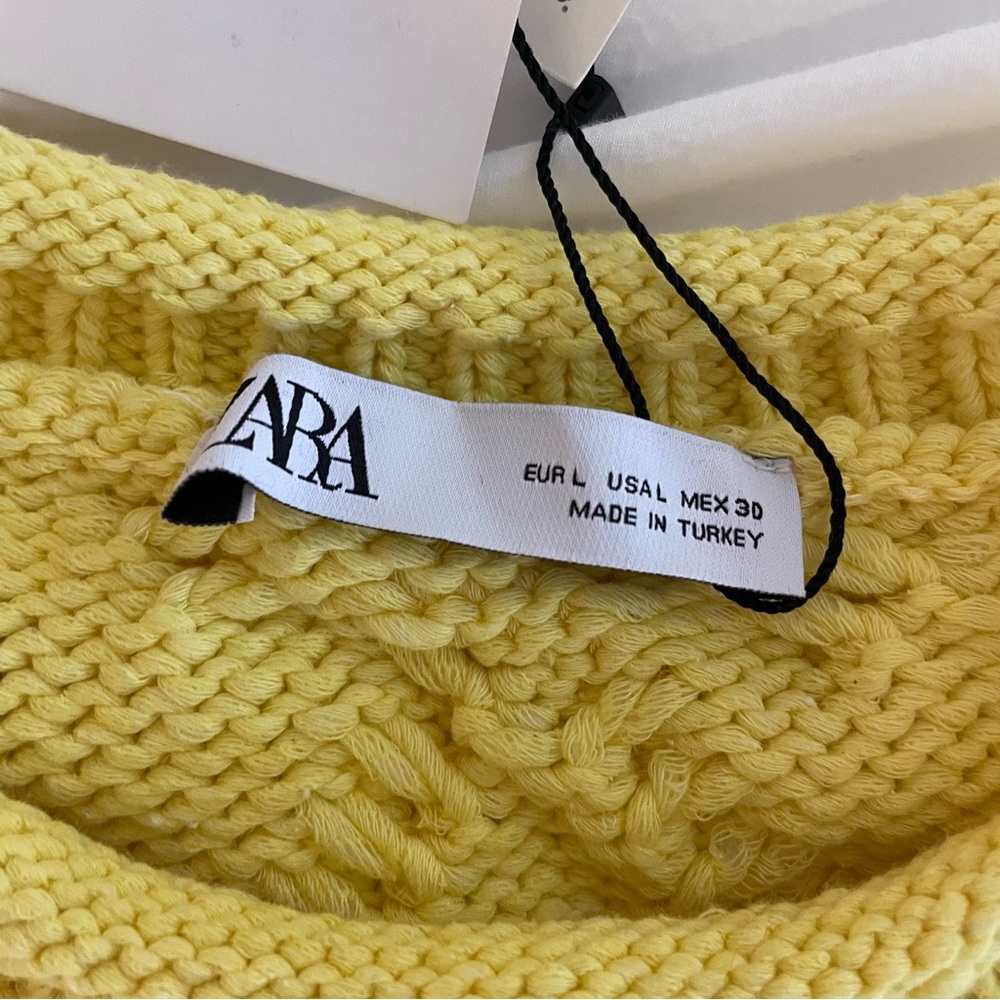 Zara Cable Knit Sweater Pompom Yellow crop - Picture 3 of 5